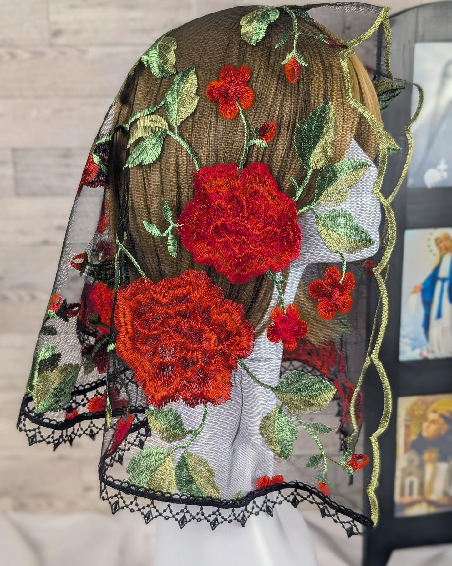 Black Mesh Lace Large D-Shaped Veil with Embroidered Red Roses