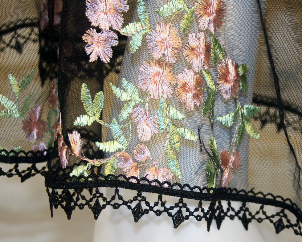 Black Mesh Lace Chapel Veil/Mantilla with Embroidered Pink Roses (Large D-Shaped)