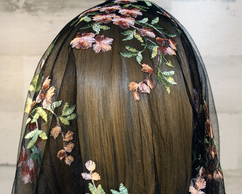 Black Mesh Lace Chapel Veil/Mantilla with Embroidered Pink Roses (Large D-Shaped)