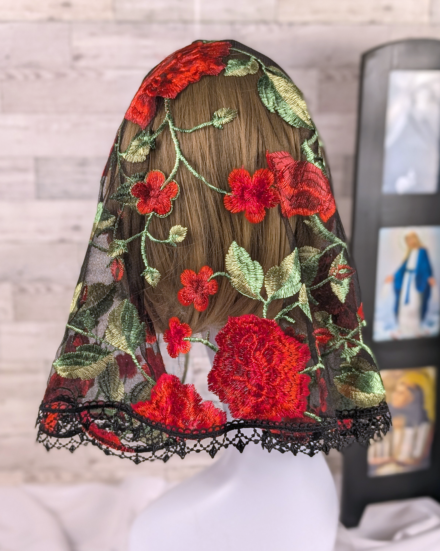 Black Mesh Lace Large D-Shaped Veil with Embroidered Red Roses